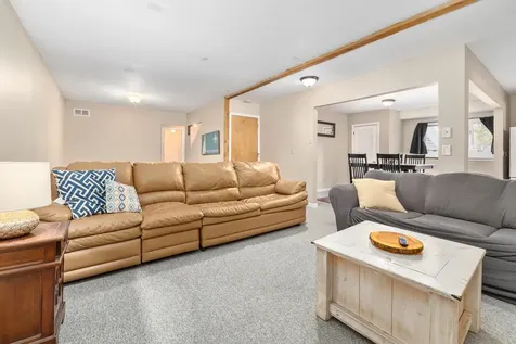 24 Chelsea Circle Lebanon NH 03784