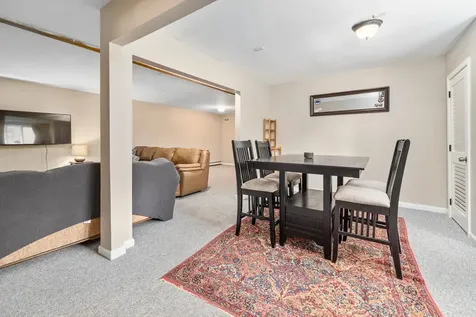 24 Chelsea Circle Lebanon NH 03784