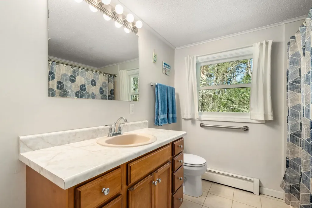 10 Pheasant Lane Atkinson NH 03811