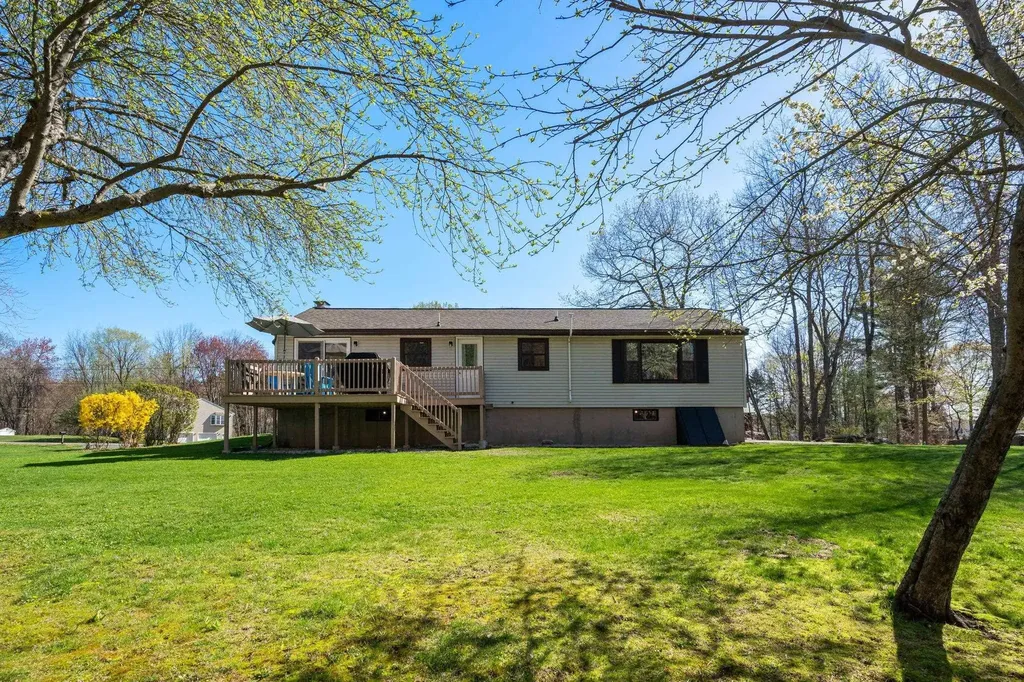 10 Pheasant Lane Atkinson NH 03811