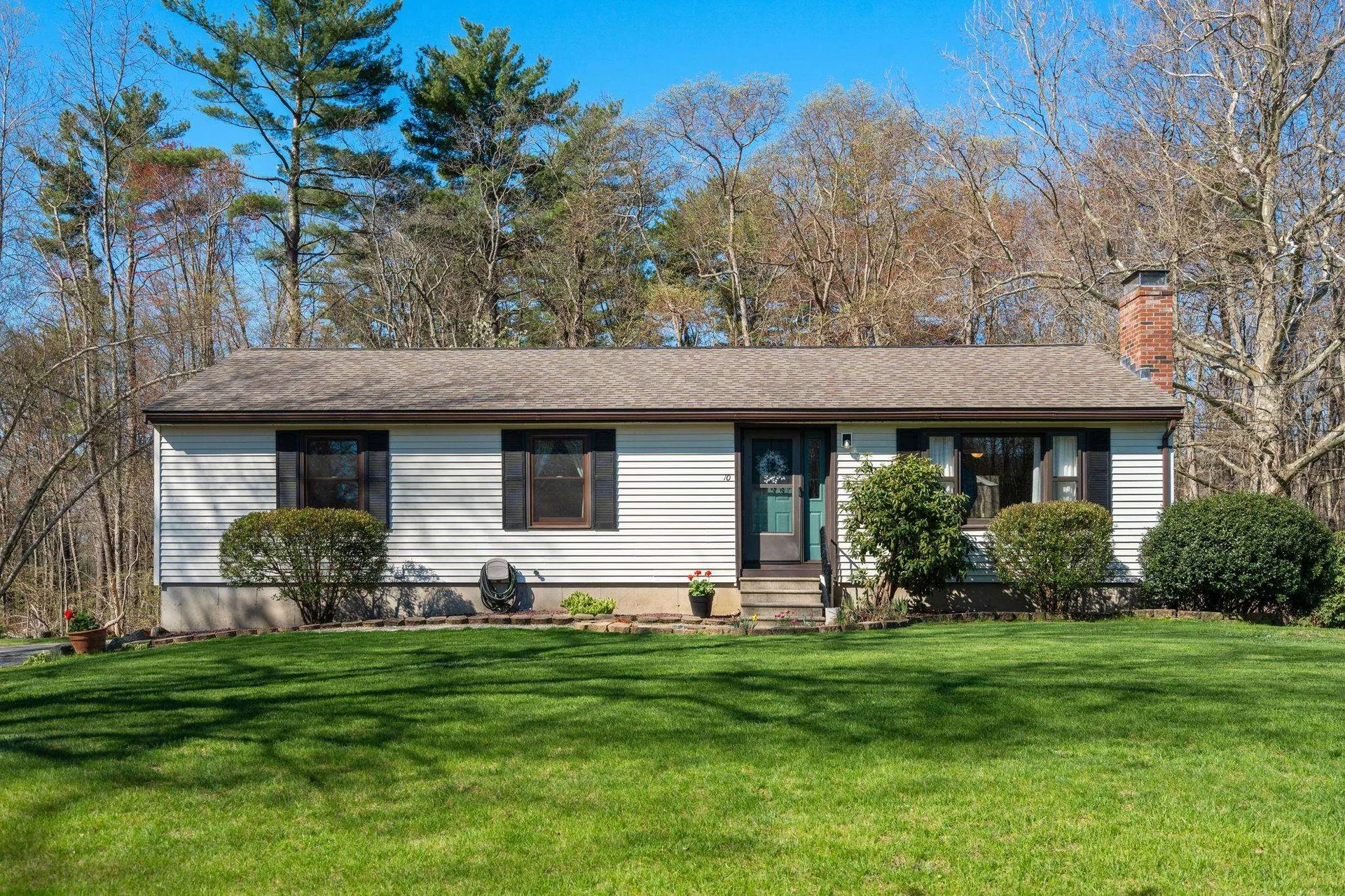 10 Pheasant Lane Atkinson NH 03811