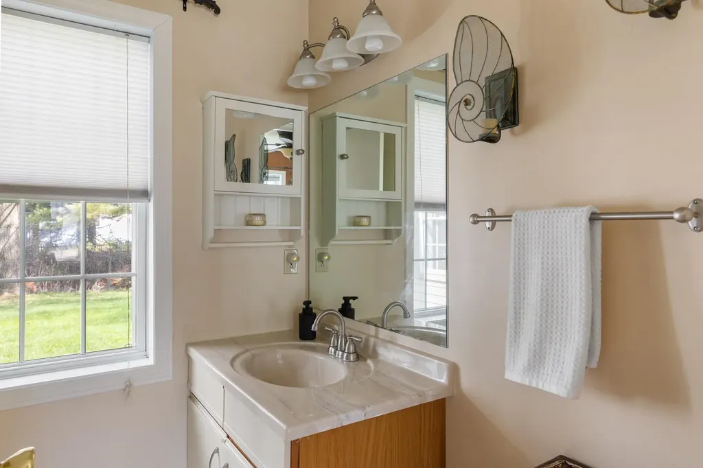 22 Kinsington Street South Burlington VT 05403