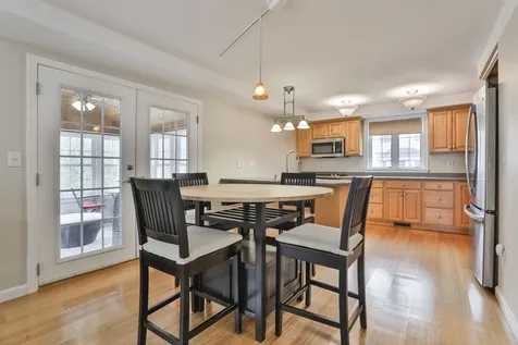 15 Heathrow Court Nashua NH 03063