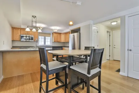 15 Heathrow Court Nashua NH 03063