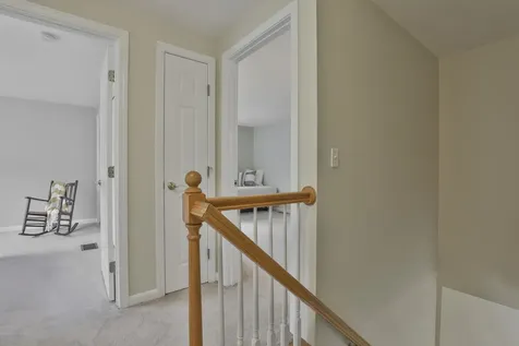 15 Heathrow Court Nashua NH 03063