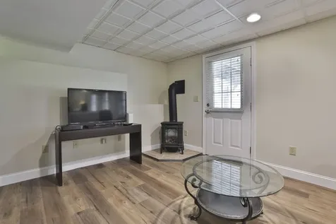 15 Heathrow Court Nashua NH 03063