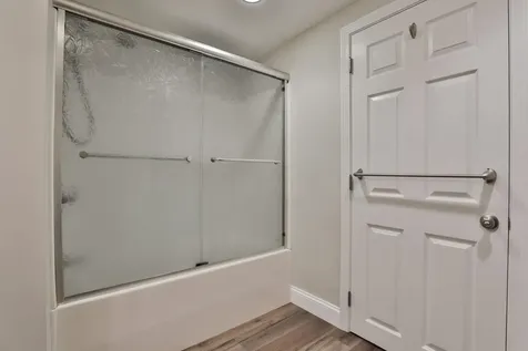 15 Heathrow Court Nashua NH 03063
