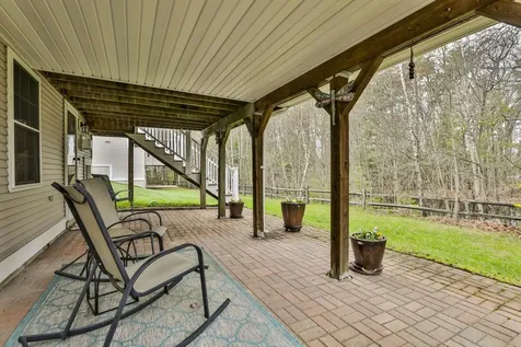 15 Heathrow Court Nashua NH 03063
