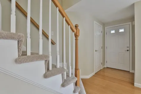 15 Heathrow Court Nashua NH 03063