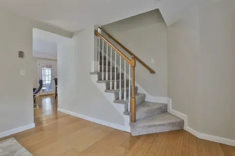 15 Heathrow Court Nashua NH 03063