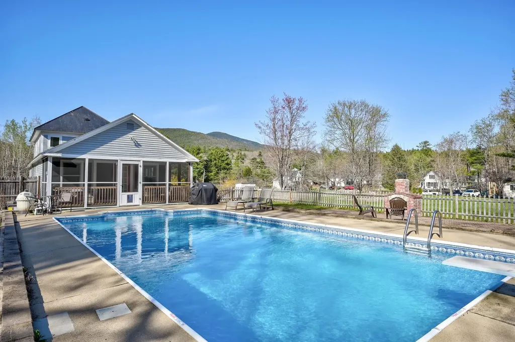 117 Dinsmore Road Conway NH 03860