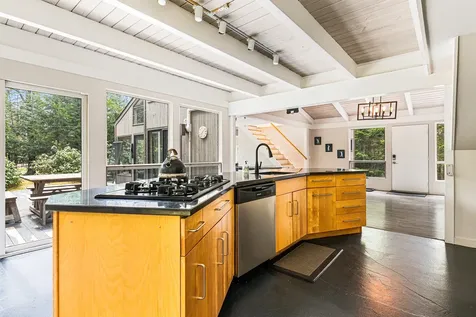 27 Eagle Drive Grantham NH 03753