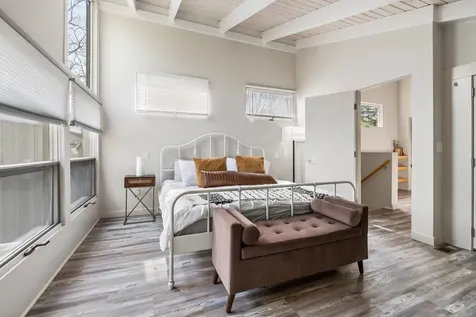 27 Eagle Drive Grantham NH 03753