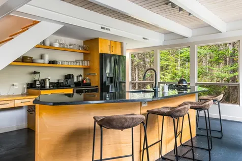 27 Eagle Drive Grantham NH 03753