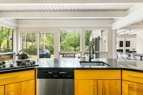 27 Eagle Drive Grantham NH 03753