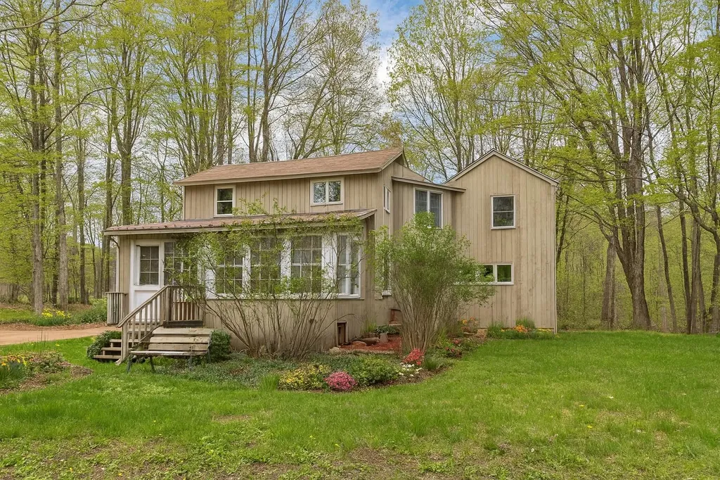 8 Avery Road Campton NH 03223