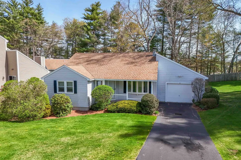 16 Jamaica Lane Nashua NH 03063
