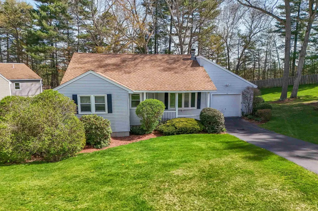 16 Jamaica Lane Nashua NH 03063