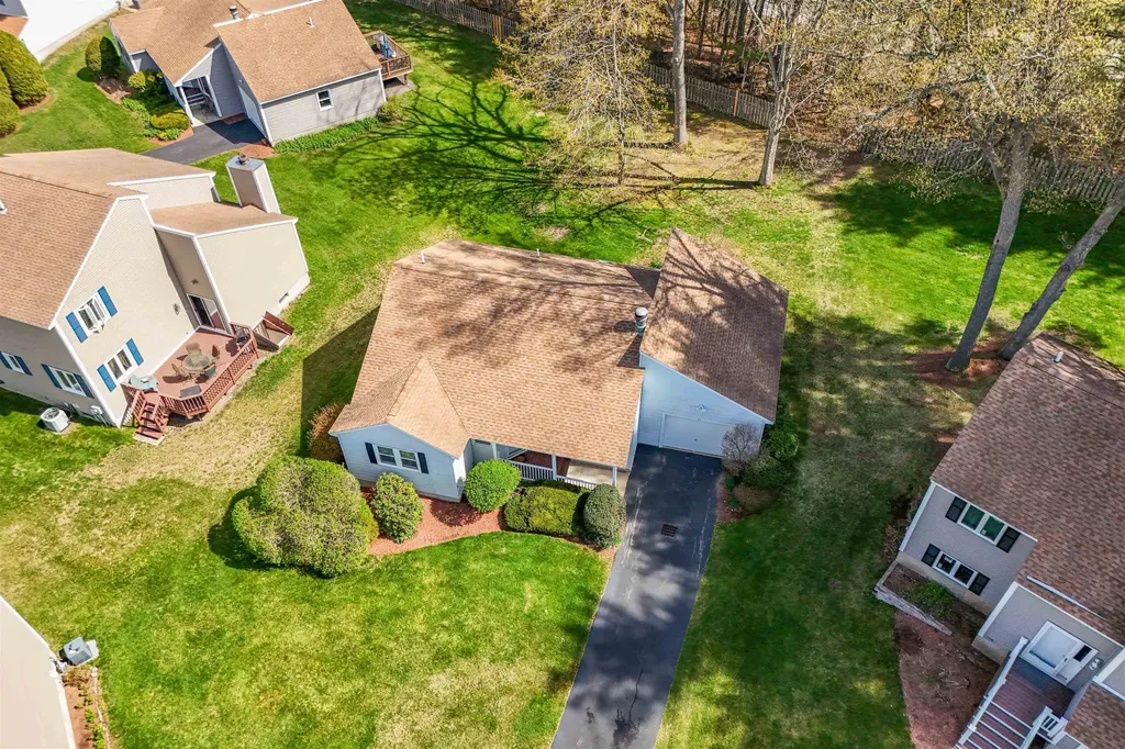 16 Jamaica Lane Nashua NH 03063