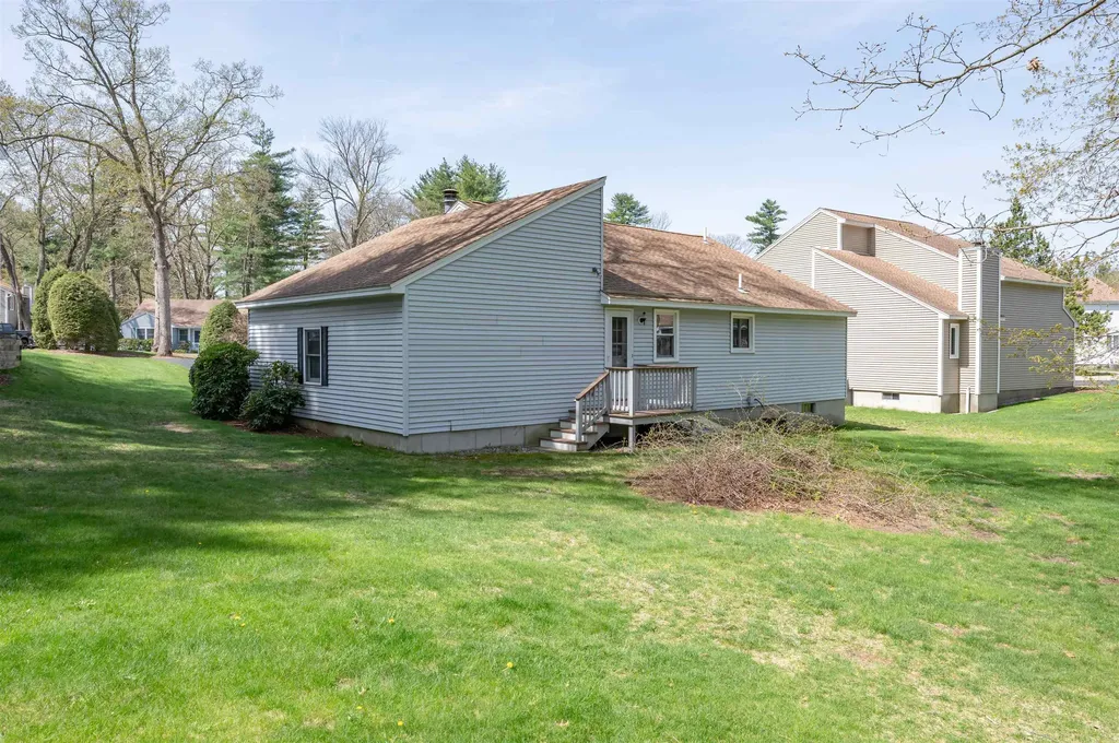 16 Jamaica Lane Nashua NH 03063