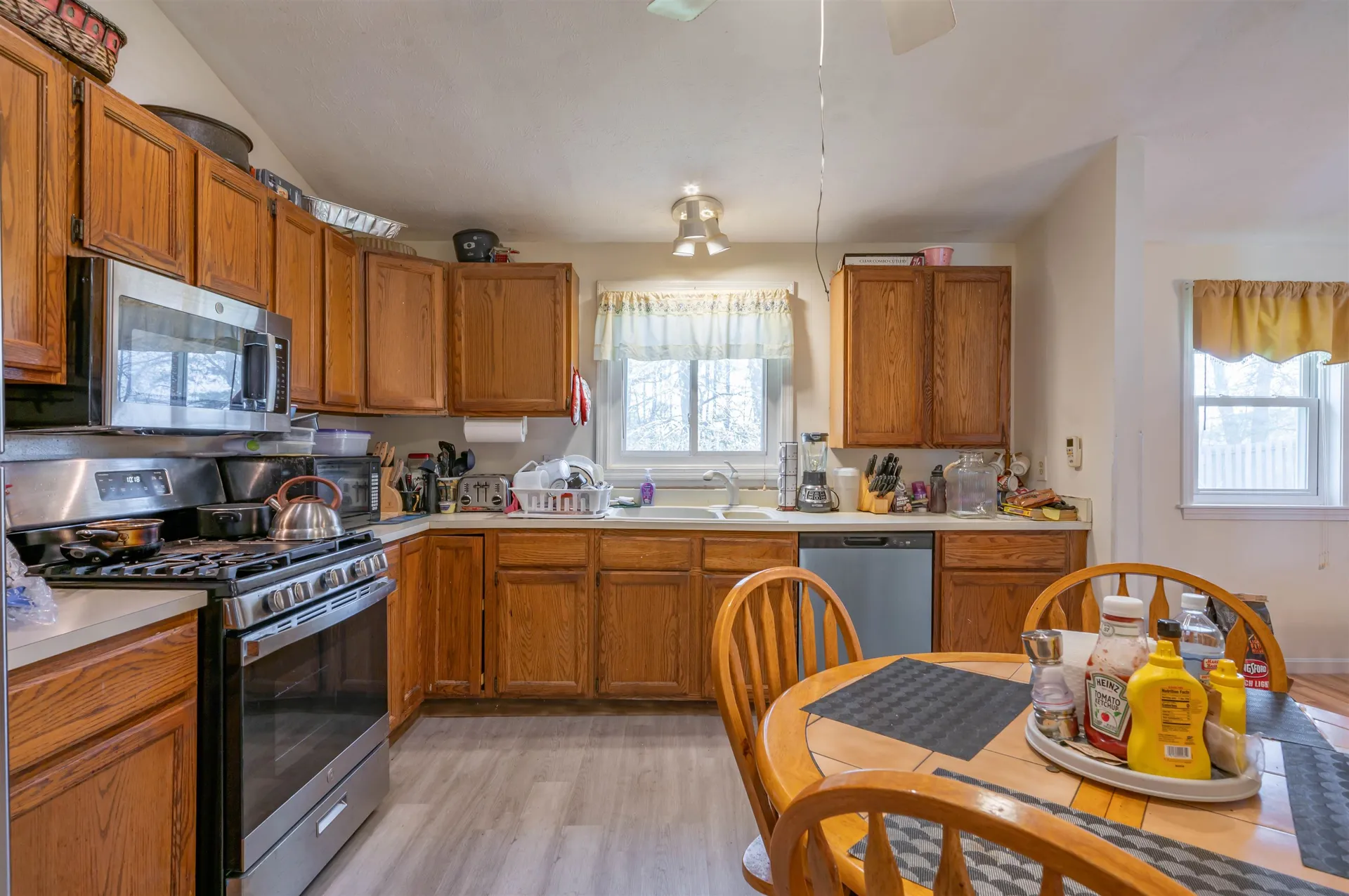 16 Jamaica Lane Nashua NH 03063