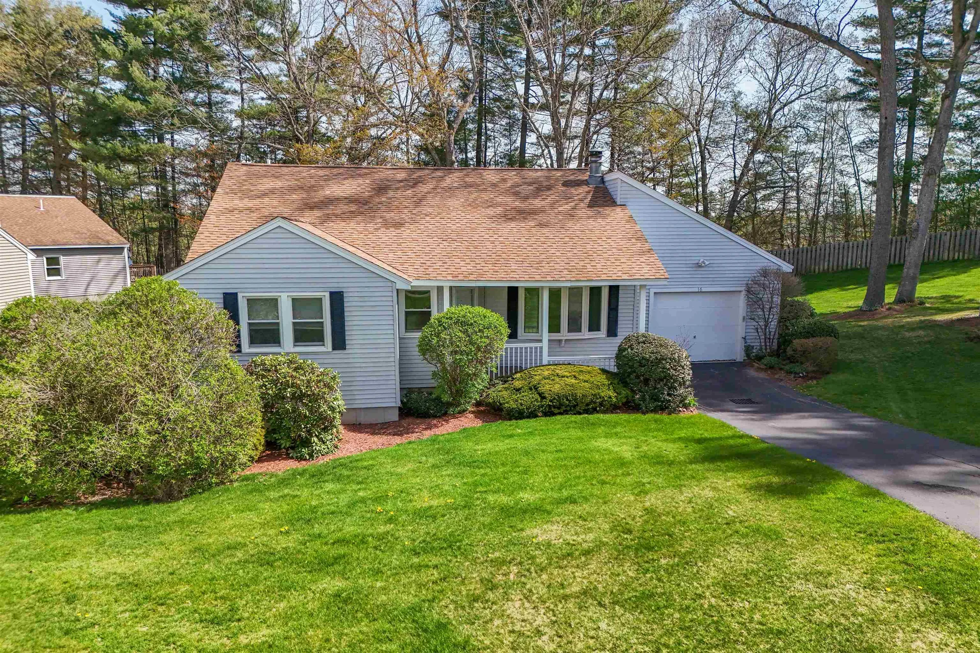 16 Jamaica Lane Nashua NH 03063
