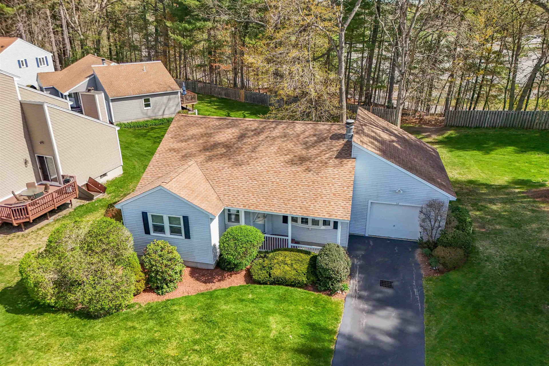 16 Jamaica Lane Nashua NH 03063