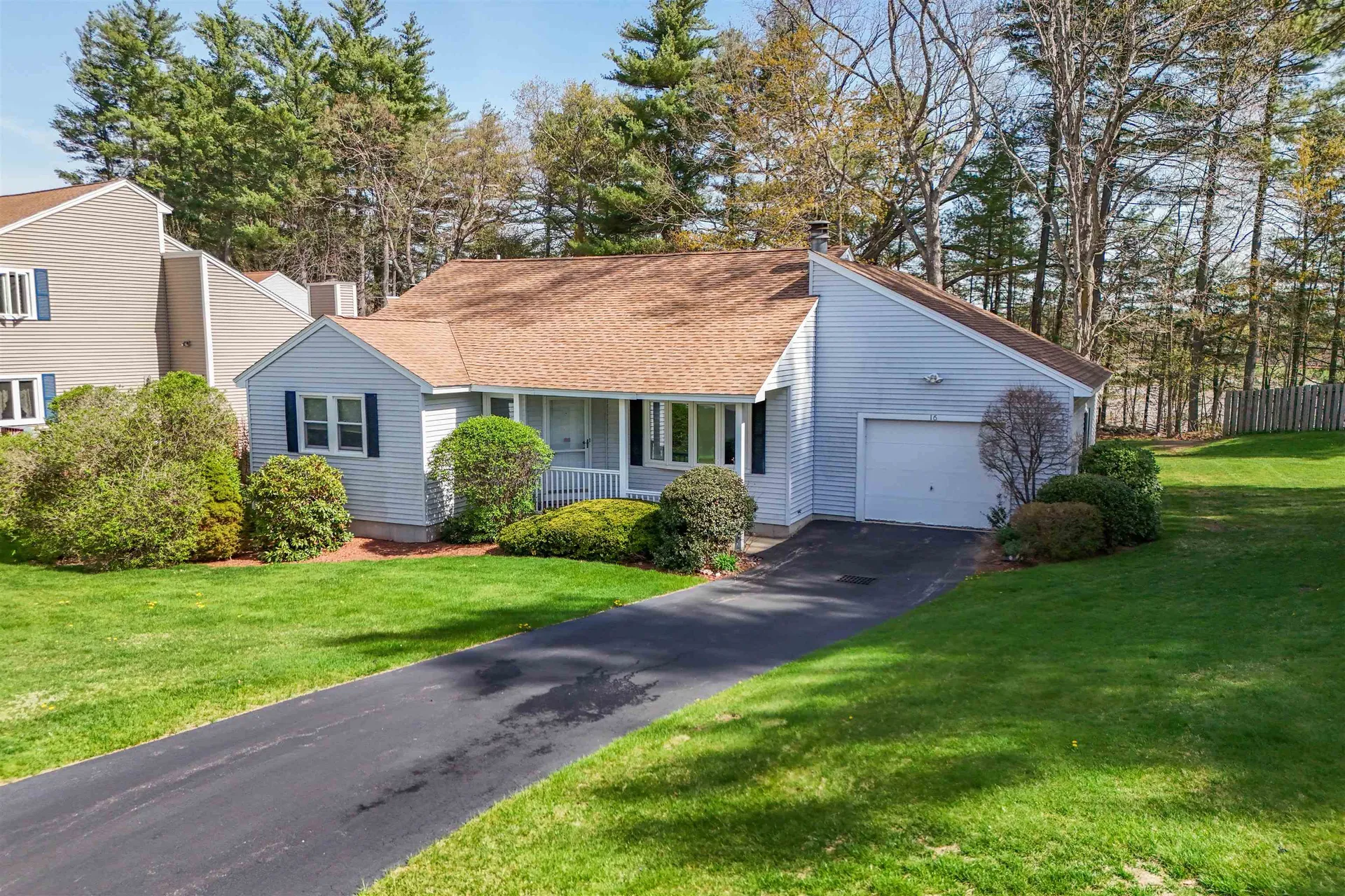 16 Jamaica Lane Nashua NH 03063