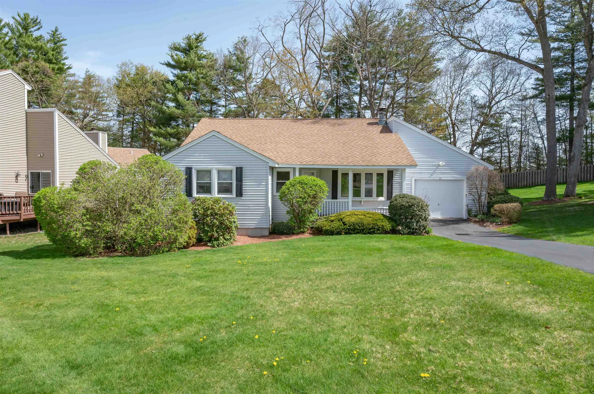 16 Jamaica Lane Nashua NH 03063