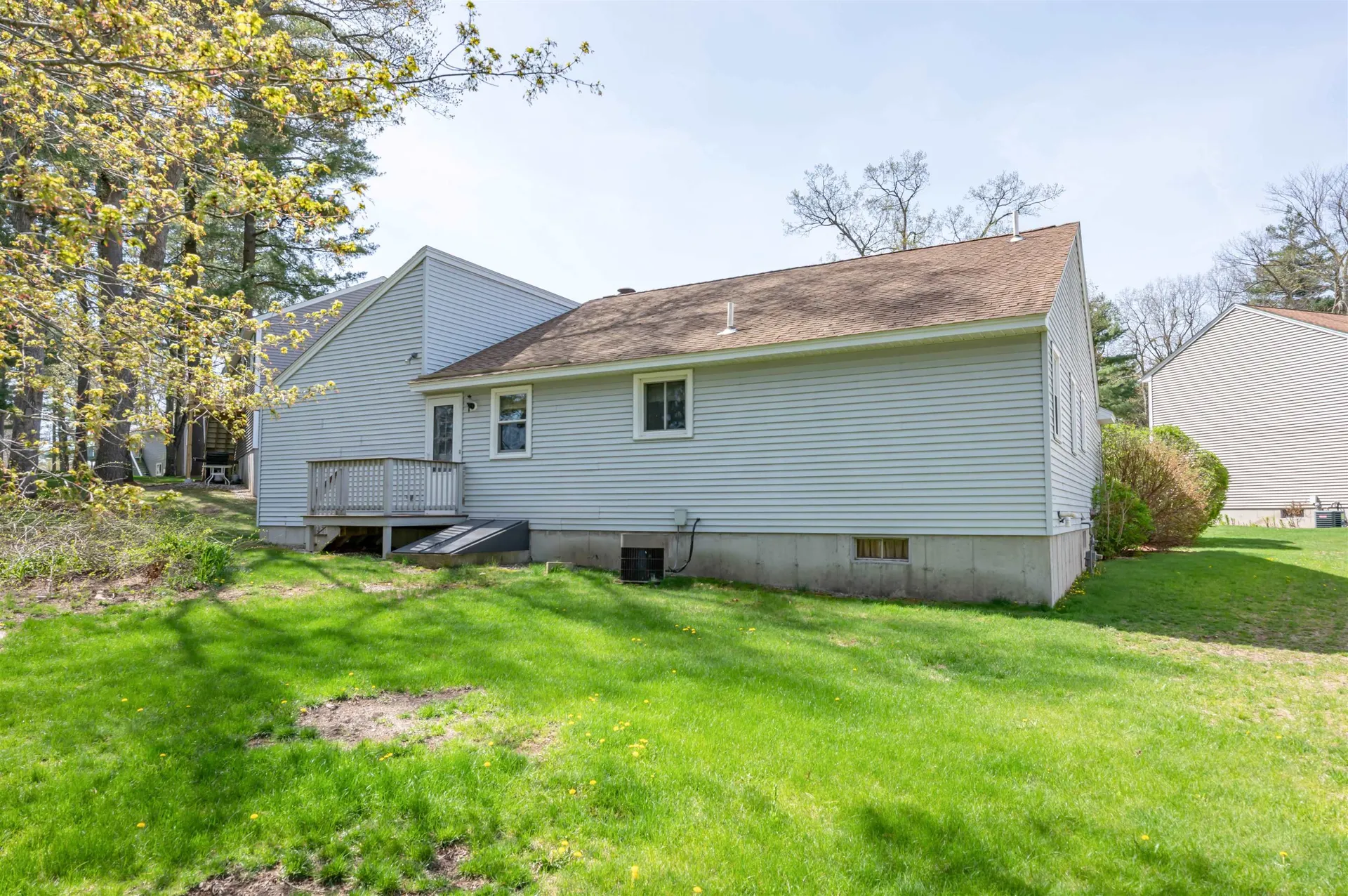 16 Jamaica Lane Nashua NH 03063