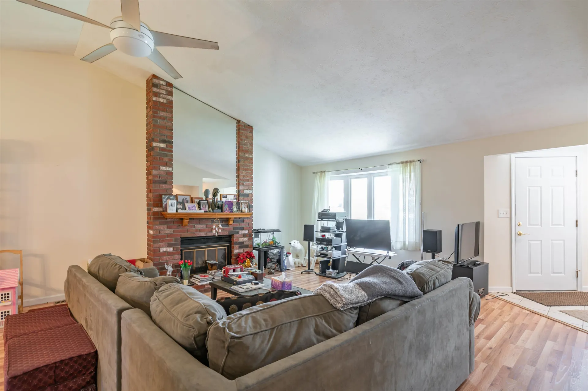16 Jamaica Lane Nashua NH 03063