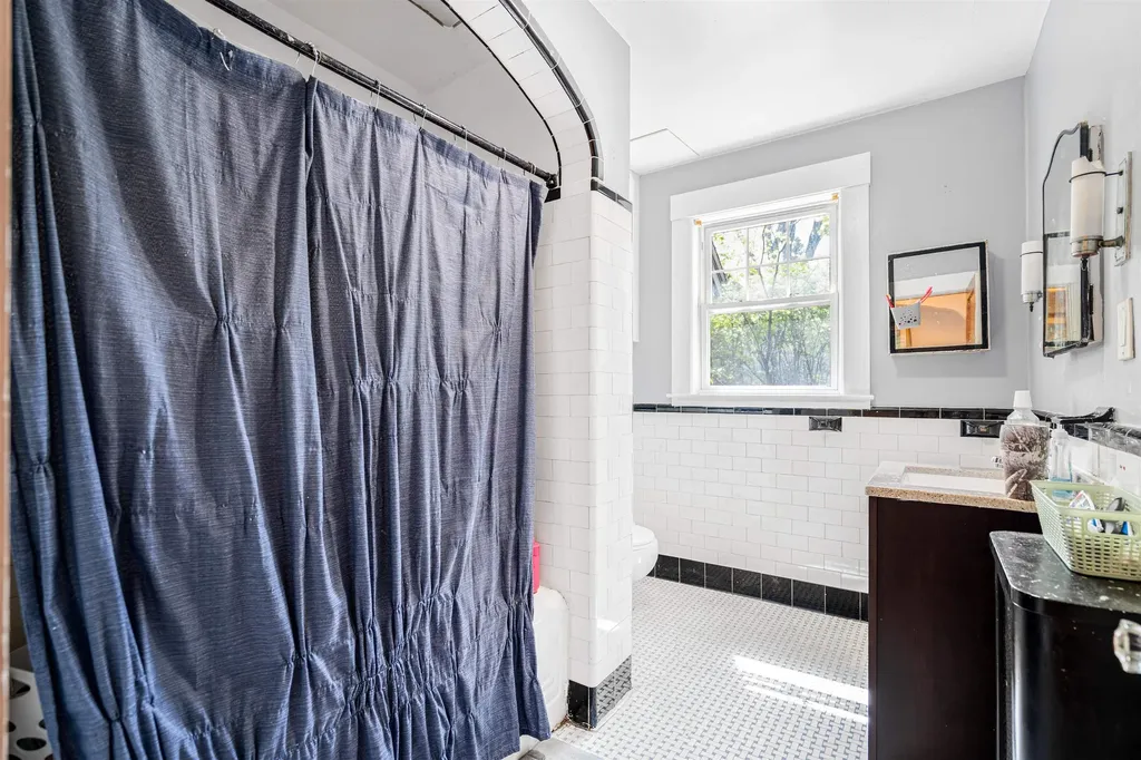 4 Fossa Avenue Nashua NH 03060