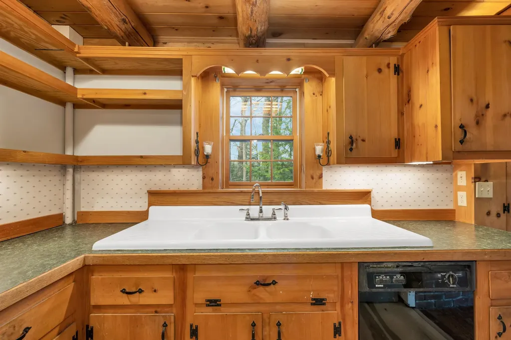 220 Groton Hollow Road Rumney NH 03266