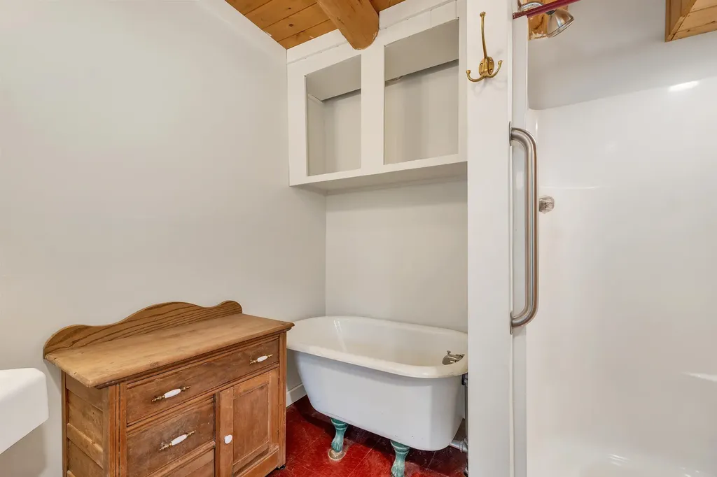 220 Groton Hollow Road Rumney NH 03266