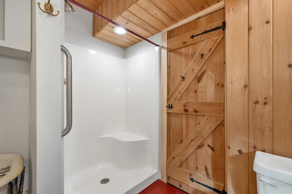 220 Groton Hollow Road Rumney NH 03266