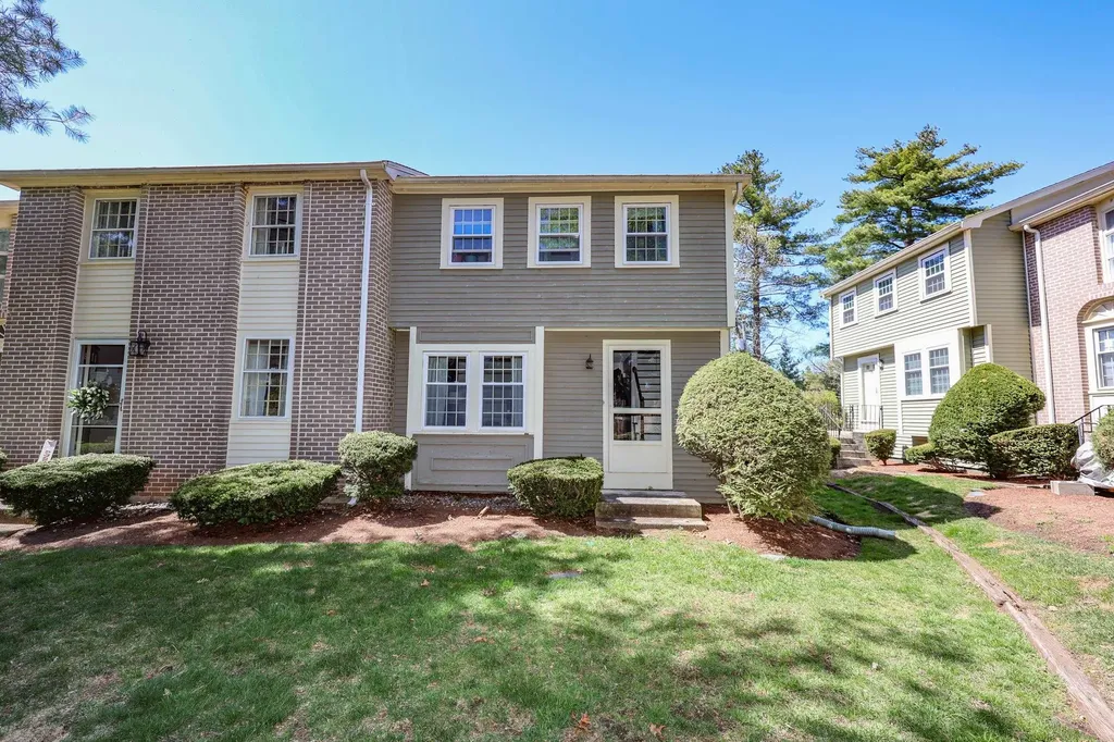 84 Cannongate Iii Road Nashua NH 03063