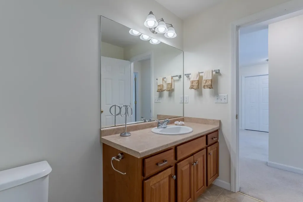 7 Piper Lane Lee NH 03861