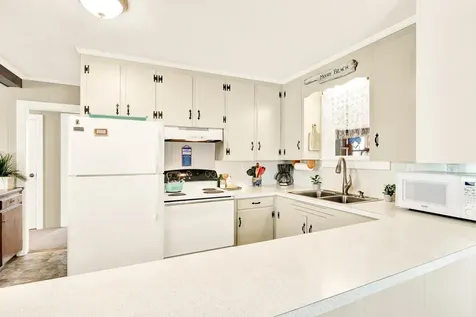 157 South Tibbetts Avenue Wells ME 04090