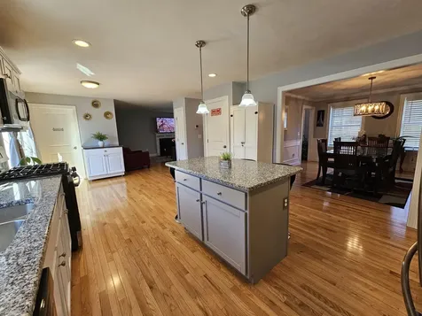 88 Creekside Drive Manchester NH 03109