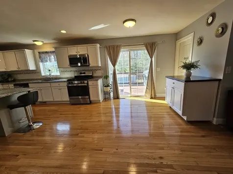 88 Creekside Drive Manchester NH 03109