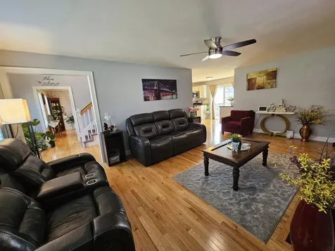 88 Creekside Drive Manchester NH 03109