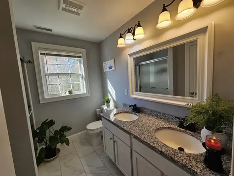 88 Creekside Drive Manchester NH 03109