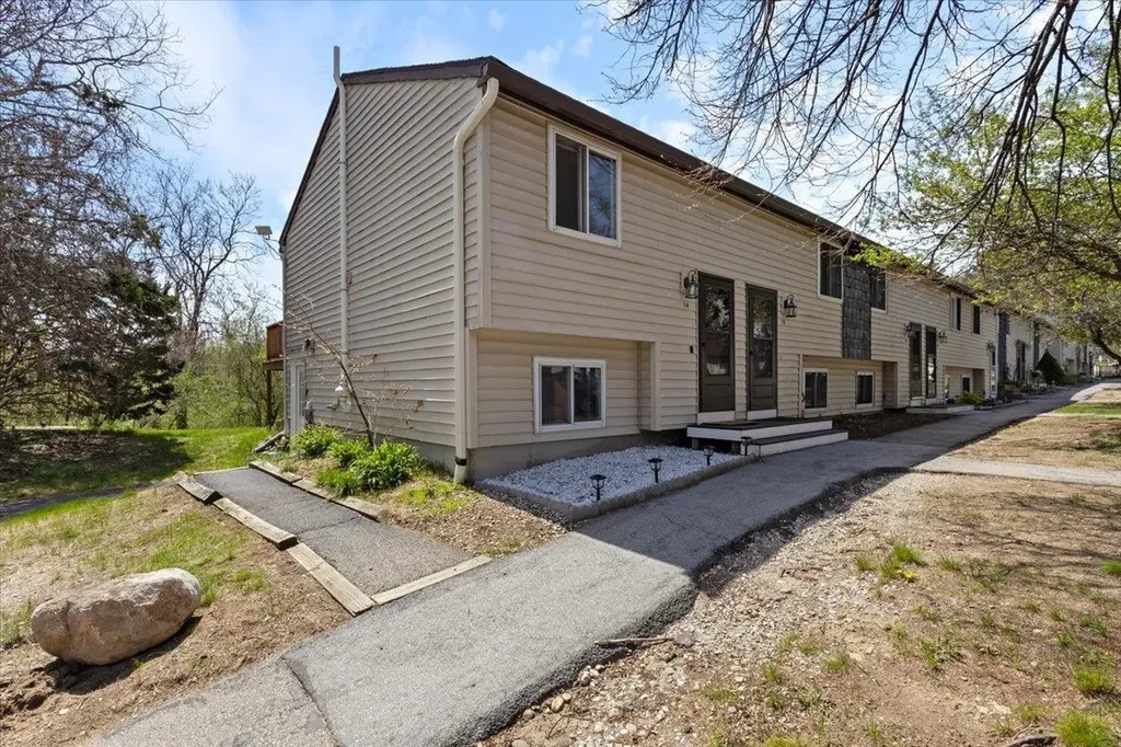 901 Mammoth Road Manchester NH 03104