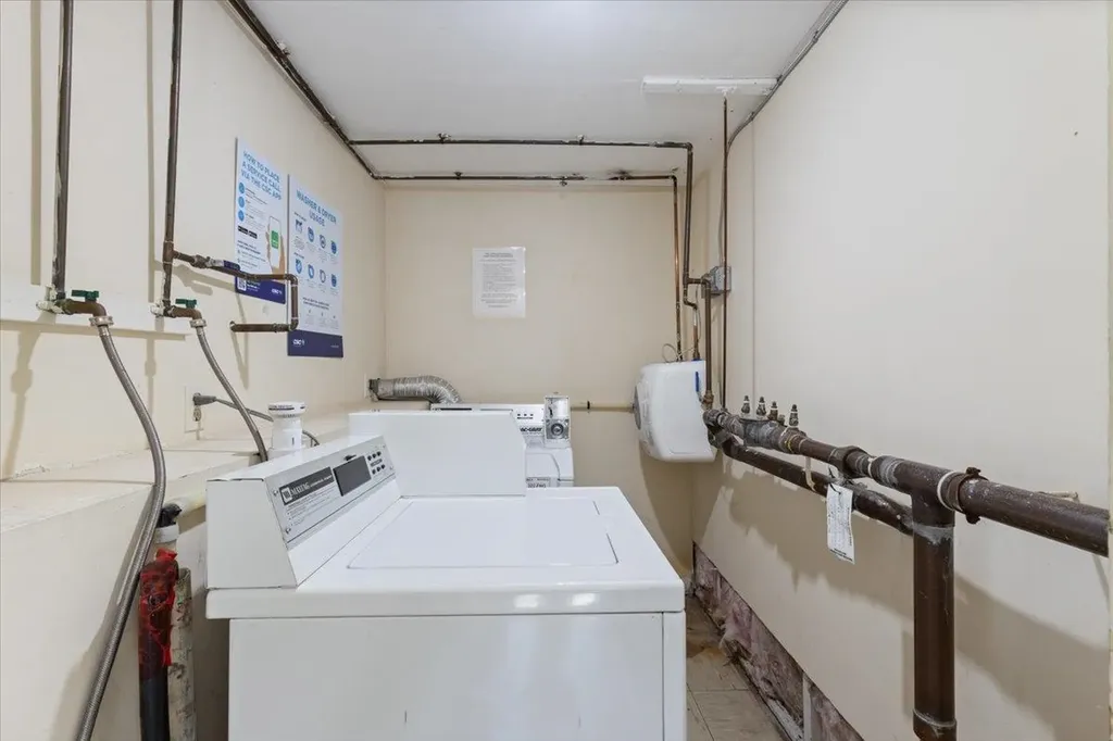 901 Mammoth Road Manchester NH 03104