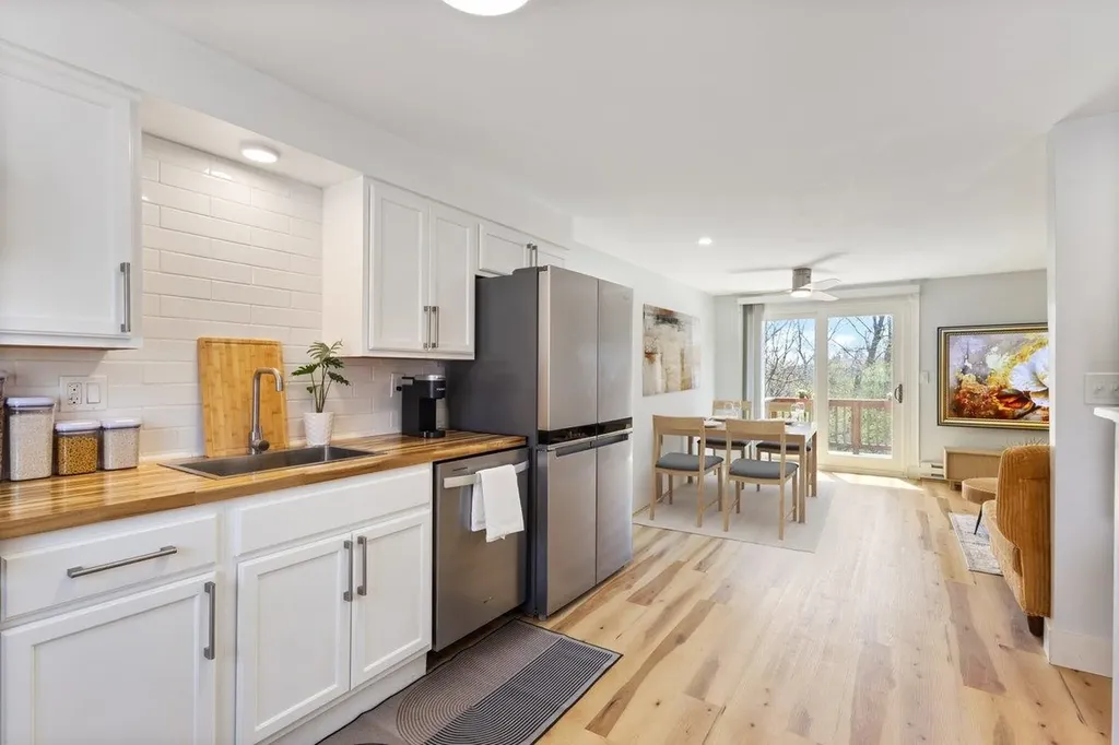 901 Mammoth Road Manchester NH 03104