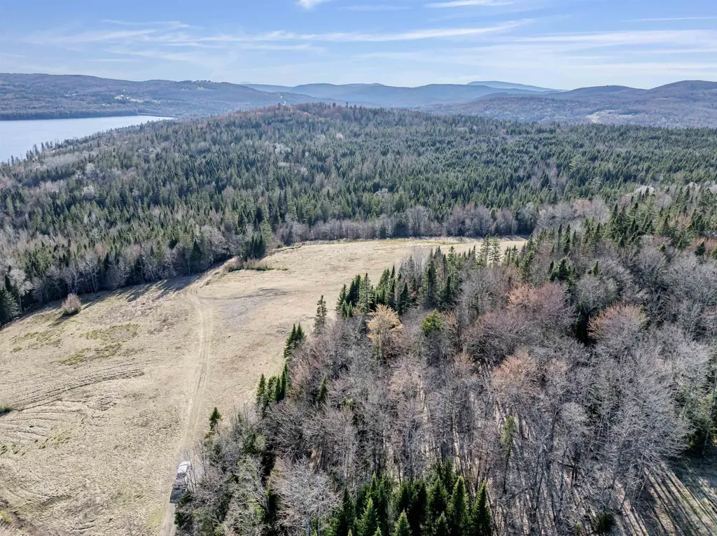 - The Tarns Road Pittsburg NH 03592