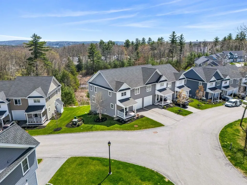 239 Knollwood Way Manchester NH 03102