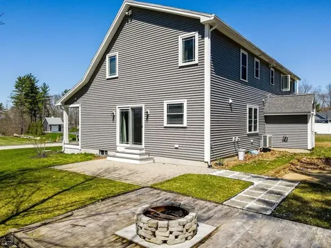 16 Whitman Drive Rochester NH 03839