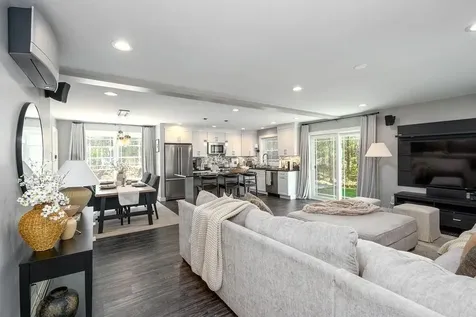 16 Whitman Drive Rochester NH 03839