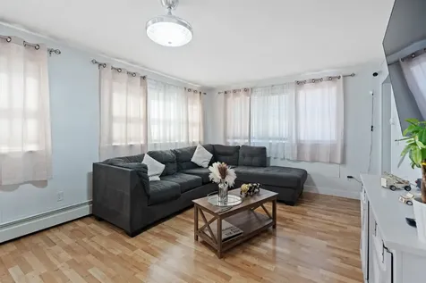 9 Cherry Street Nashua NH 03060